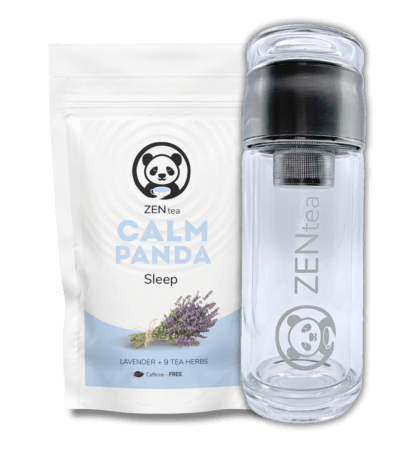 Τσάι ύπνου και μπουκάλι με σουρωτήρι